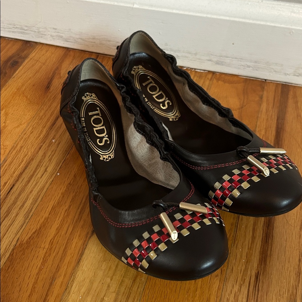 Tod's Dark brown  Leather Flats with Red and Gold Details